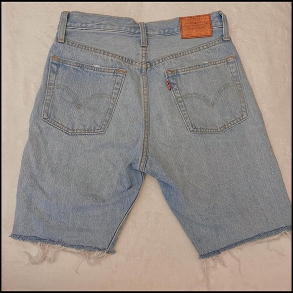 Aritzia X Levi’s 501 Bermuda shorts - Picture 7 of 8